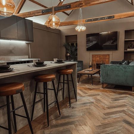 Magistrates Penthouse Suite - Town Centre Apartments With Spa Морпет Екстериор снимка