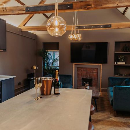 Magistrates Penthouse Suite - Town Centre Apartments With Spa Морпет Екстериор снимка