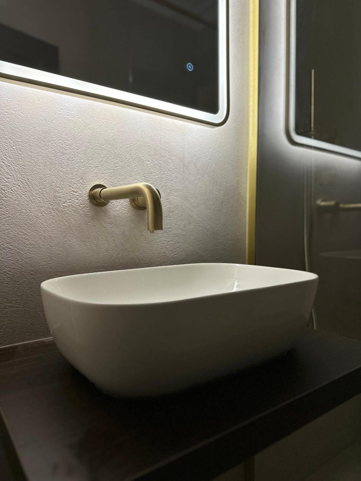 Magistrates Penthouse Suite - Town Centre Apartments With Spa Морпет Екстериор снимка