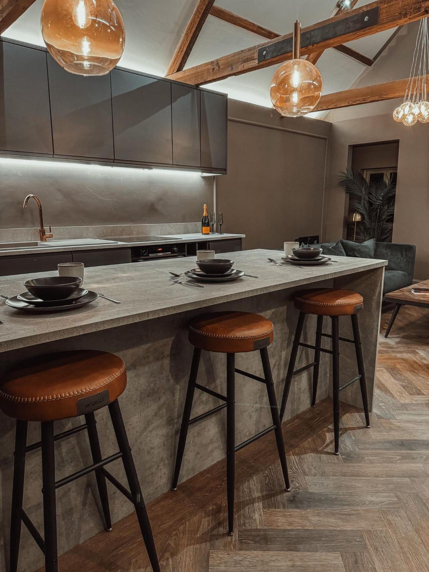 Magistrates Penthouse Suite - Town Centre Apartments With Spa Морпет Екстериор снимка