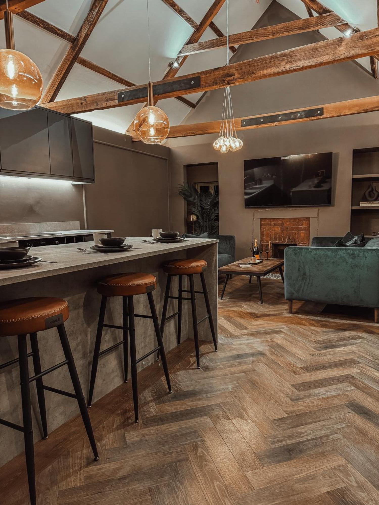 Magistrates Penthouse Suite - Town Centre Apartments With Spa Морпет Екстериор снимка